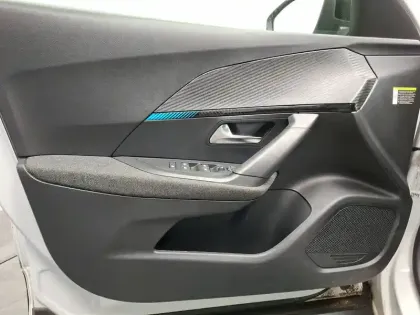 Photo 15 Peugeot 2008  Electrique 136 ch