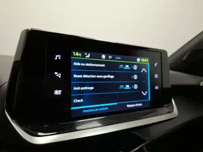 Photo 24 Peugeot 2008  Electrique 136 ch