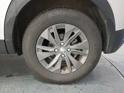 Photo 13 Peugeot 2008  Electrique 136 ch