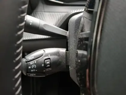 Photo 18 Peugeot 2008  Electrique 136 ch