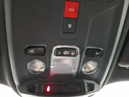 Photo 29 Peugeot 2008  Electrique 136 ch