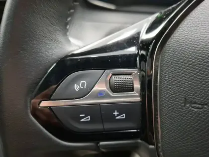 Photo 17 Peugeot 2008  Electrique 136 ch