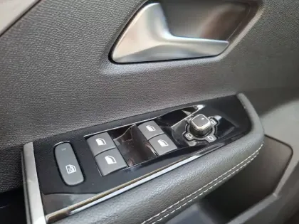 Photo 84 Opel Astra  1.2 Turbo 130 ch BVM6