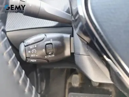 Photo 14 Peugeot 2008  PureTech 100 S&S BVM6