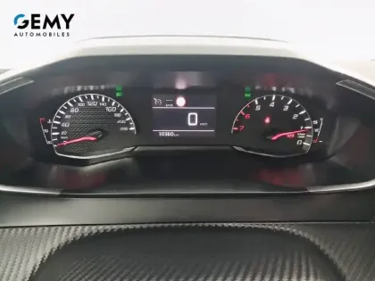 Photo 52 Peugeot 2008  PureTech 100 S&S BVM6