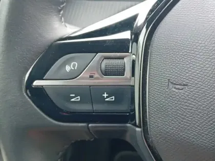 Photo 15 Peugeot 208  Electrique 50 kWh 136ch