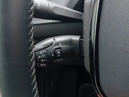 Photo 16 Peugeot 208  Electrique 50 kWh 136ch