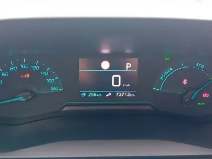 Photo 11 Peugeot 208  Electrique 50 kWh 136ch