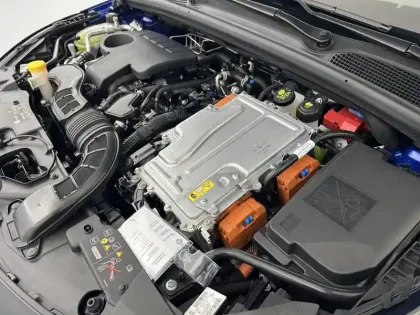 Photo 83 Renault Clio  E-Tech full hybrid 145