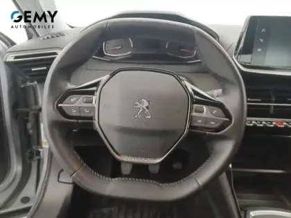 Photo 12 Peugeot 2008  PureTech 130 S&S BVM6