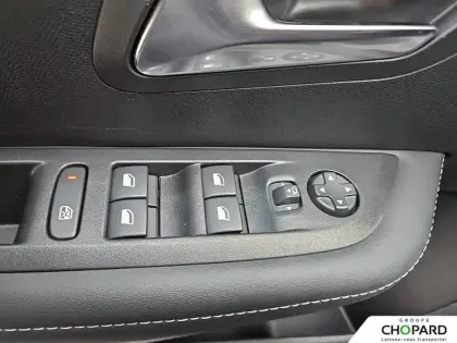 Photo 23 Peugeot 208  Hybrid 100 e-DCS6