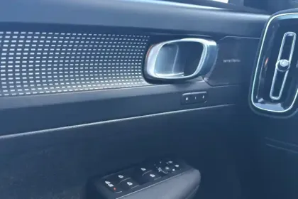 Photo 22 Volvo Xc40  B3 163 ch DCT7