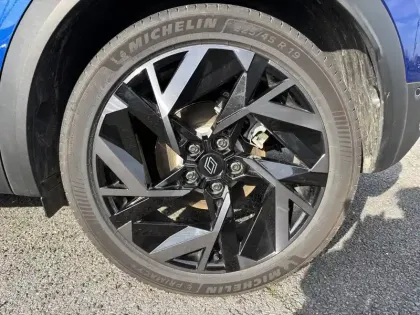 Photo 12 Renault Captur  E-Tech full hybrid 145 ch