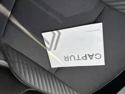 Photo 83 Renault Captur  E-Tech full hybrid 145 ch