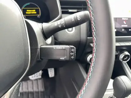 Photo 19 Renault Clio  E-Tech full hybrid 145 ch GSR2