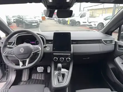 Photo 10 Renault Clio  E-Tech full hybrid 145 ch GSR2