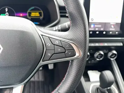 Photo 16 Renault Clio  E-Tech full hybrid 145 ch GSR2