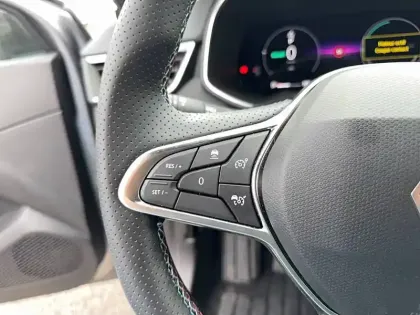 Photo 17 Renault Clio  E-Tech full hybrid 145 ch GSR2