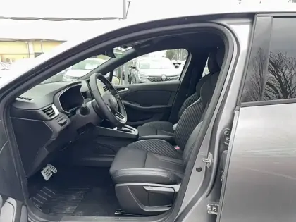 Photo 9 Renault Clio  E-Tech full hybrid 145 ch GSR2