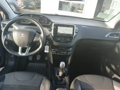 Photo 10 Peugeot 2008  PureTech 130ch S&S BVM6