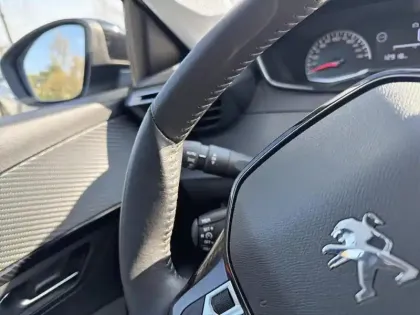 Photo 16 Peugeot 208  PureTech 75 S&S BVM5 Active