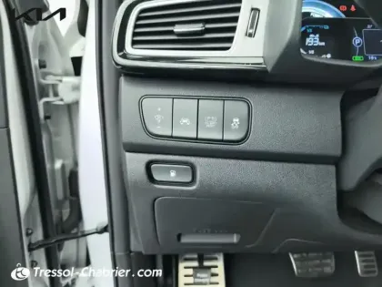 Photo 16 Kia Niro  1.6 GDi Hybride Rechargeable 141 ch DCT6 Design