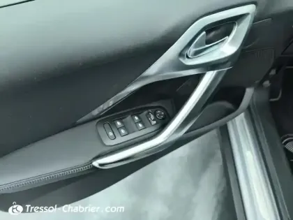 Photo 27 Peugeot 2008  PureTech 110ch S&S EAT6 Crossway