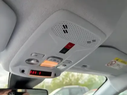 Photo 24 Peugeot 208  Hybrid 100 e-DCS6 Style