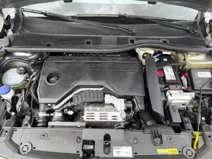 Photo 6 Peugeot 208  Hybrid 100 e-DCS6 Style