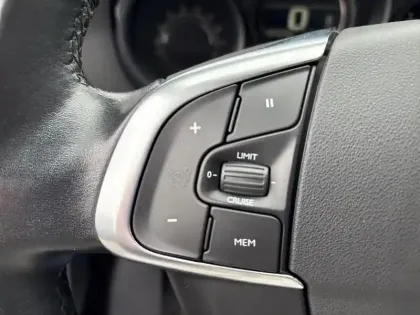 Photo 18 Citroën C4  BlueHDi 110 S&S BVM6 Live Pack Business