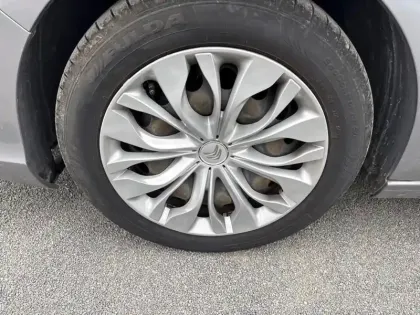 Photo 14 Citroën C4  BlueHDi 110 S&S BVM6 Live Pack Business