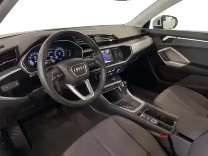 Photo 8 Audi Q3 35 TFSI 150 ch S tronic 7 Design