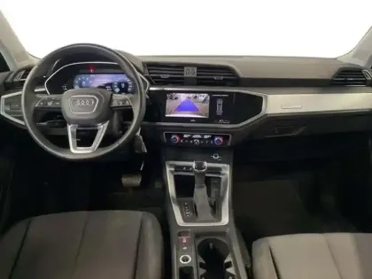 Photo 7 Audi Q3 35 TFSI 150 ch S tronic 7 Design