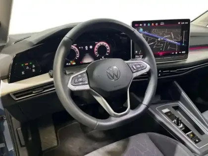 Photo 8 Volkswagen Golf 1.5 eHybrid 204 DSG6 VW Edition