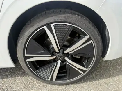 Photo 25 Peugeot 308 1.6 180 GT Hybrid EAT8