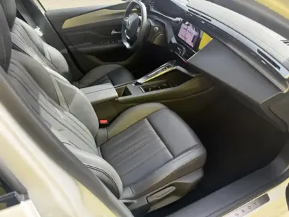 Photo 22 Peugeot 308 1.6 180 GT Hybrid EAT8