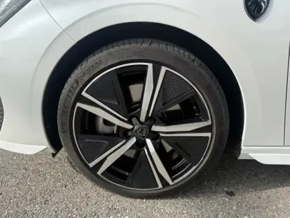 Photo 24 Peugeot 308 1.6 180 GT Hybrid EAT8