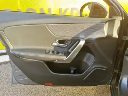 Photo 18 Mercedes Classe A 180 d Progressive Line 7G-DCT