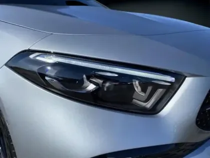 Photo 19 Mercedes Classe A 200 d Edition 140