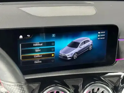 Photo 37 Mercedes Classe A Gén. IV (W177) Ph1 AMG Line 5