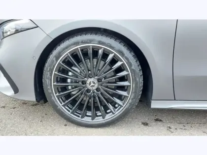 Photo 8 Mercedes Classe A 200 d Edition 140