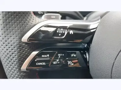 Photo 18 Mercedes Classe A 200 d Edition 140