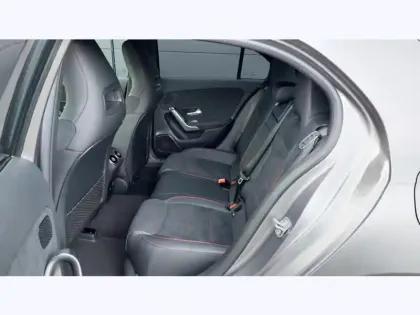 Photo 15 Mercedes Classe A 200 d Edition 140