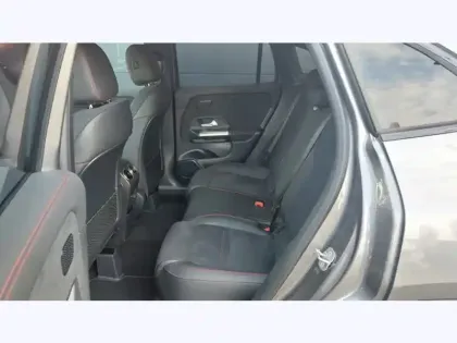 Photo 13 Mercedes GLA 180 d 