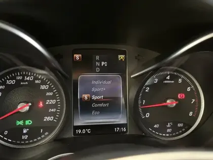 Photo 16 Mercedes Classe C C 180 Berline Sportline