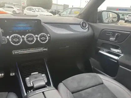 Photo 18 Mercedes GLA 200 d AMG Line