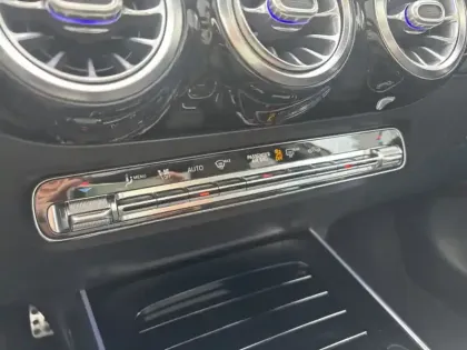 Photo 20 Mercedes GLA 200 d AMG Line