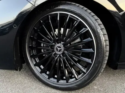 Photo 8 Mercedes Classe A 200 d AMG Line