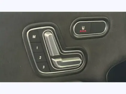 Photo 14 Mercedes Classe A 200 d AMG Line