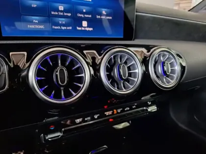 Photo 25 Mercedes Classe A 180 AMG Line